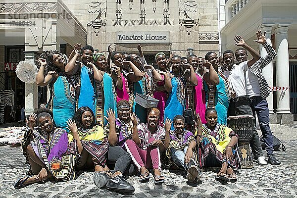 Fröhlicher Township Chor auf dem Greenmarket Square  Kapstadt  Westkap  Südafrika