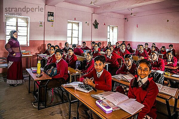 Klassenzimmer  St. Georges Schule in Rajasthan  Jaisalmer  Rajasthan  Indien  Asien