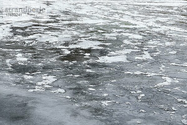 Winter  Eismuster auf dem Fluss  Provinz Quebec  Kanada  Nordamerika