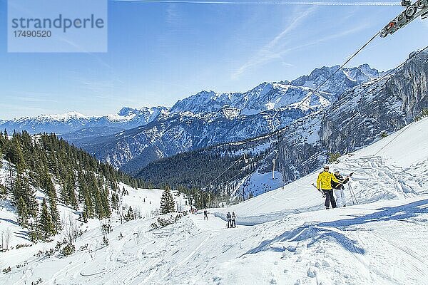 Tiefschneeparadies Bernadein  Schlepplift  Skigebiet Garmsich Classic  Garmisch-Partenkirchen  Oberbayern  Deutschland  Europa