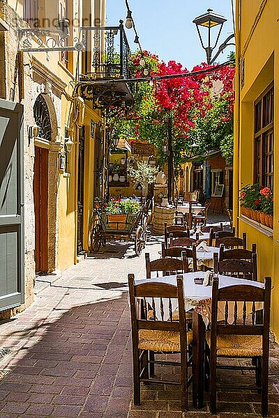 Straßenrestaurant  pittoreske Altstadt  Hafenstadt Chania  Kreta  Chania  Kreta  Griechenland  Europa