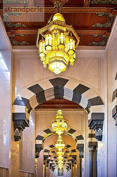 Lüster aus Swarovsky Kristal  Sultan Qaboos Grand Mosque  Muskat  Muscat  Oman  Asien