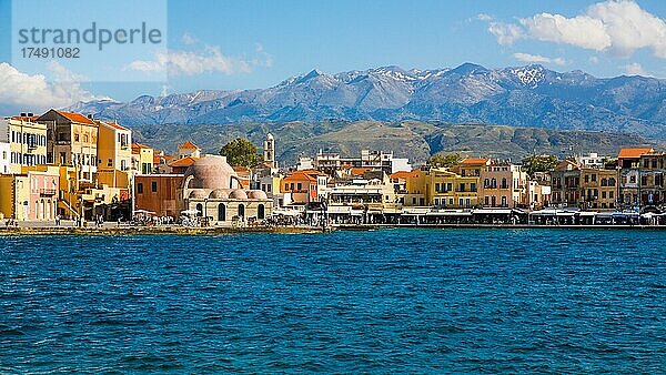 Panorama Hafenstadt Chania mit Janitscharen-Moschee  Kreta  Chania  Kreta  Griechenland  Europa