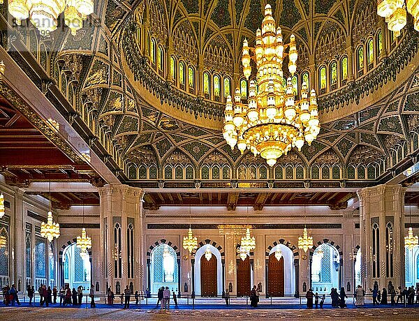 Gebetshalle für Männer  Sultan Qaboos Grand Mosque  Maskat  Muscat  Oman  Asien