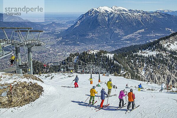 Bergstation Kandahar-Express  Skigebiet Garmsich Classic  Garmisch-Partenkirchen  Oberbayern  Deutschland  Europa