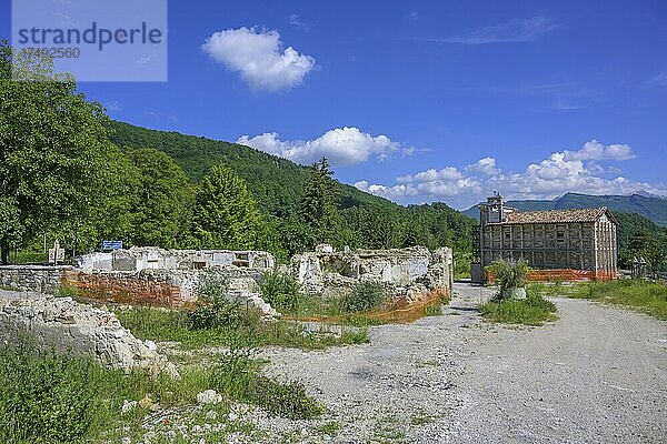 2016 zerstörten mehreren Erdbeben das Dorf Pretare  Provinz Ascoli Piceno  Italien  Europa