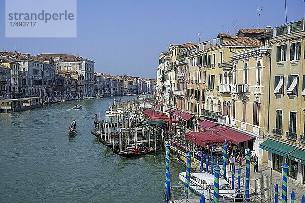 Blick von der Rialtobrücke auf den Canal Grande  San Marco  Venedig  Provinz Venedig  Italien  Europa