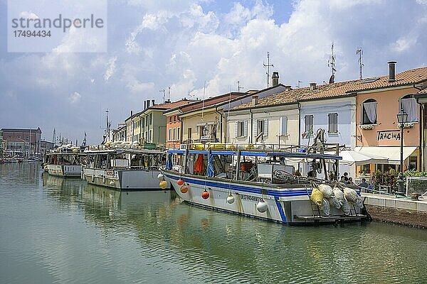 Moderne Fischerboote  Cesenatico  Provinz Forlì-Cesena  Italien  Europa