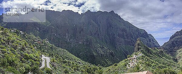 Blick auf das Bergdorf Masca Im Teno-Gebirge  Masca  Teneriffa  Spanien  Europa