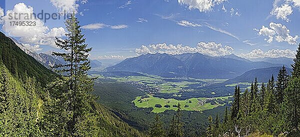 Blick ins Inntal bei Obermieming  Aussichtsplattform Lacke  Obsteig  Mieminger Gebirge  Tirol  Österreich  Europa