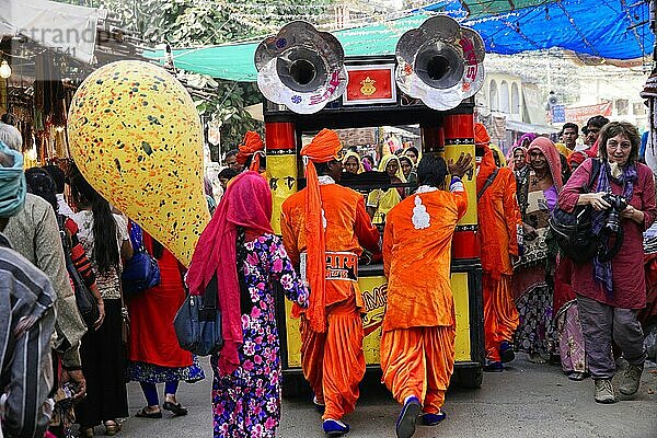 Straßenumzug  Musikkapelle  Altstadt  Jaipur  Rajasthan  Indien  Asien