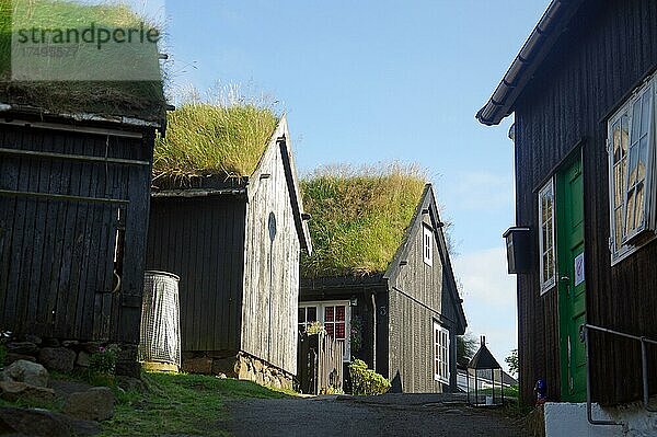 Holzhäuser mit Grasdächern im alten Zentrum  Torshavn  Streymoy  Färöer  Dänemark  Europa