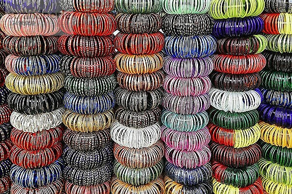 Schmuckverkauf  Straßenbasar  Jodhpur  Rajathan  Indien  Asien