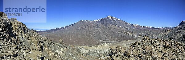 Blick vom Rand der Caldera zum Teide  Vilaflor  Teneriffa  Spanien  Europa