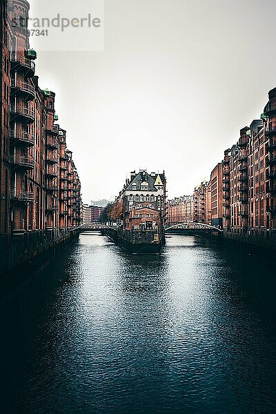 Speicherstadt in Hamburg  Deutschland  Schönes Bild der Speicher mit dem Wasserschloss  Europa