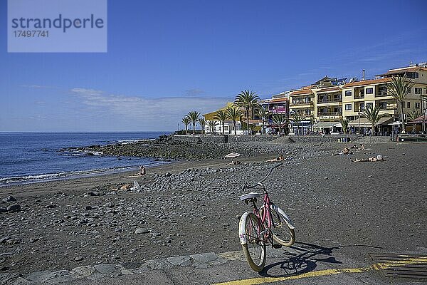 Altes Fahrrad am Strand  Valle Gran Rey  La Gomera  Spanien  Europa