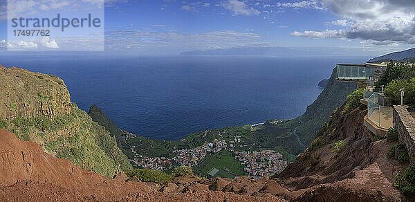 Blick vom Mirador de Abrante auf den Ort  Agulo  La Gomera  Spanien  Europa