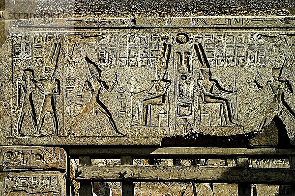 Tor-Sturz  Karnak-Tempel  Luxor  Theben  Ägypten  Luxor  Theben  Ägypten  Afrika