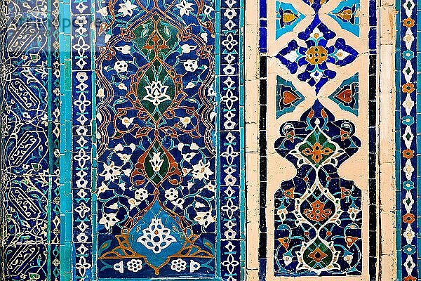 Majolika  Medrese Ulughbek  Registan-Platz  Ensemble von drei Medresen  Samarkand  Usbekistan  Samarkand  Usbekistan  Asien