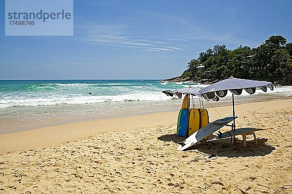 Kata-Noi Beach  Strände mit Surfbrettern beach  Phuket  Phuket  Thailand  Asien