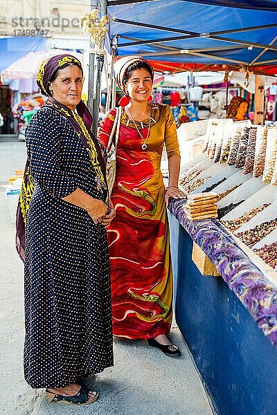 Marktbesucherinnen  Mary  Turkmenistan  Mary  Turkmenistan  Asien