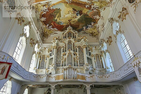 Kloster Roggenburg  Klosterkirche Mar­iä Himm­e­l­f­ahrt  Orgel  Deckengemälde  Chorherrenstift des Prämonstratenserordens  Roggenburg  Bayern  Deutschland  Europa