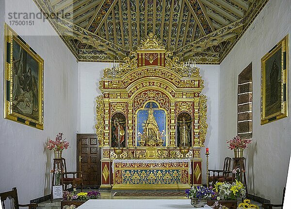 Altar in der Iglesia de nuestra Senora de Las Angustias  La Palma  Spanien  Europa