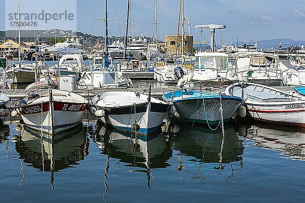 Fischerboote im Hafen von Saint Tropez  Saint Tropez  Provence-Alpes-Cote dAzur  Südfrankreich