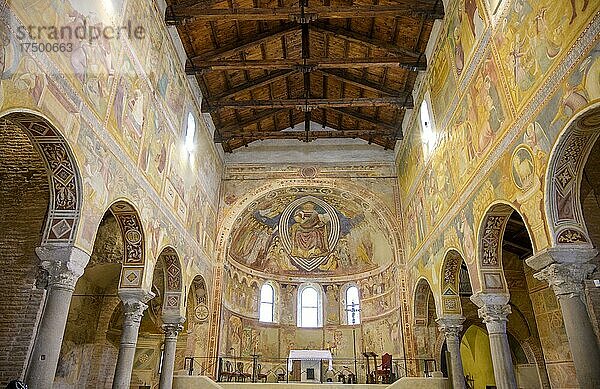 Prächtige Fresken aus dem 14.Jh. in der Abteikirche von Pomposa  Codigoro  Provinz Ferrara  Italien  Europa