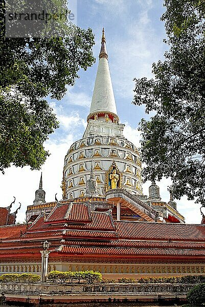 Chedi  Pilgerstätte Bergtempel  Wat bang riang  Thub Pat/ place of pilgrimage  Wat bang riang  Thub Pat  Krabi  Thailand  Asien