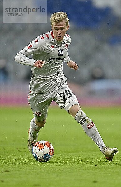 Jonathan Burkhardt 1. FSV Mainz 05 (#29) am Fußball  Allianz Arena  München  Bayern  Deutschland  Europa