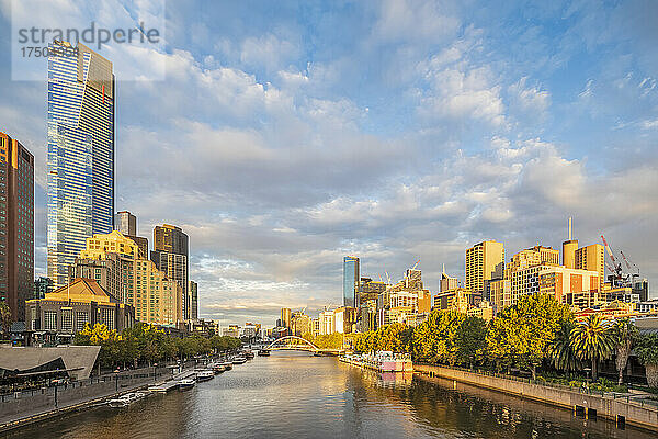 Australien  Melbourne  Victoria  Yarra River Kanal in Southbank