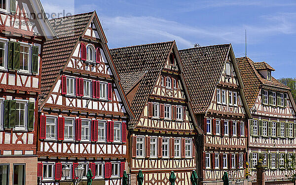 Deutschland  Baden-Württemberg  Calw  Reihe historischer Fachwerkhäuser