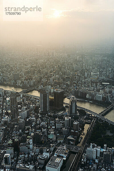Japan  Tokio  Blick vom Tokyo Skytree bei Sonnenuntergang