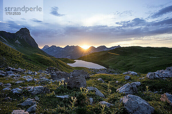 Rappensee bei Sonnenuntergang  Bayern  Deutschland