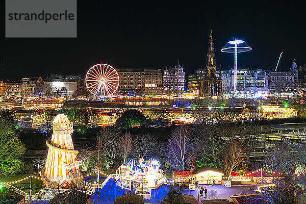 Großbritannien  Schottland  Edinburgh  Weihnachtsmarkt (öffentliches Gelände)