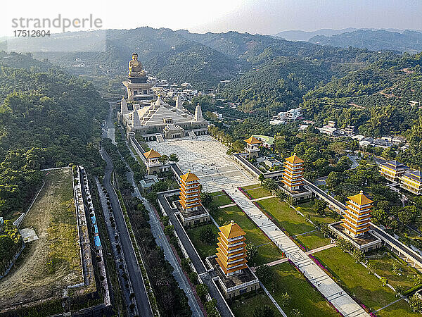 Taiwan  Bezirk Dashu  Kaohsiung  Luftaufnahme des Klosters Fo Guang Shan