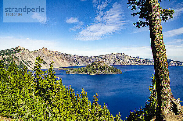 Nordamerika  USA  Oregon  Crater Lake National Park  Wizard Island  Crater Lake