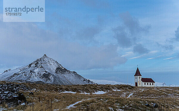 Kirche im abgelegenen Westen Islands