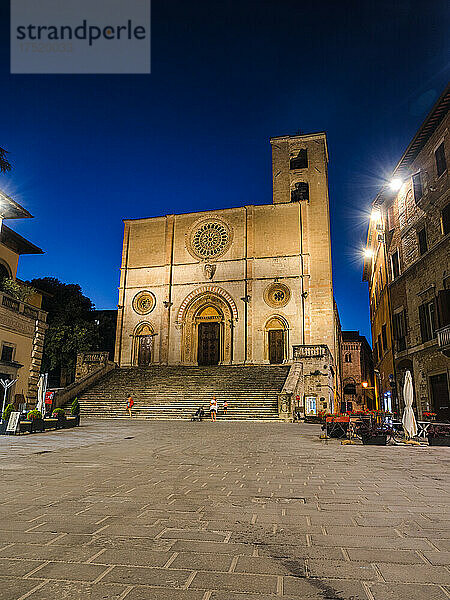 Kathedrale Santissima Annunziata auf der Piazza del Popolo  Todi  Umbrien  Italien  Europa