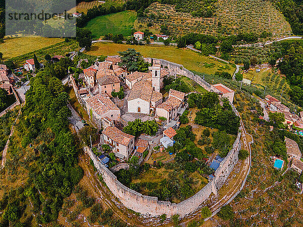 Luftaufnahme von Campello Alto  Campello sul Clitunno  Perugia  Umbrien  Italien  Europa