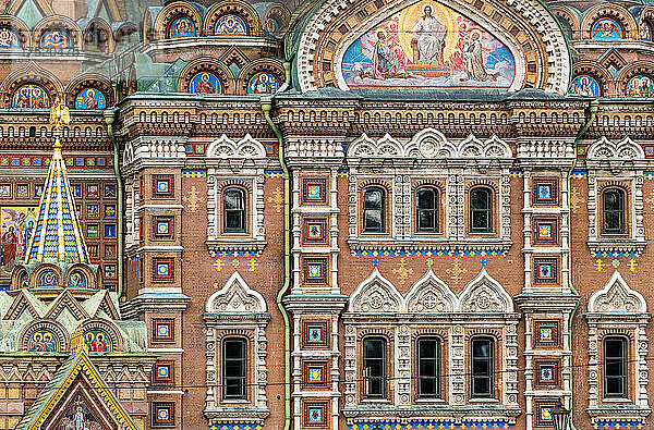 Das Außenmosaik der Auferstehungskirche (Tserkov Spasa na Krovi)  UNESCO-Weltkulturerbe  St. Petersburg  Russland  Europa