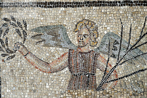 Mosaikboden  4. Jahrhundert  eine christliche Mosaikversion von Victoria  römische Siegesgöttin  Basilika von Aquileia  UNESCO-Weltkulturerbe  Aquileia  Friaul-Julisch Venetien  Italien  Europa