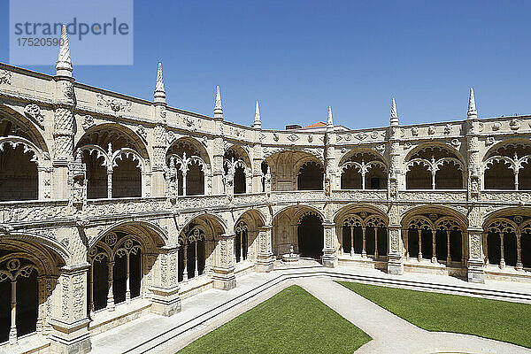Der Kreuzgang  Hieronymus-Kloster (Hieronymiten-Kloster)  UNESCO-Weltkulturerbe  Belem  Lissabon  Portugal  Europa