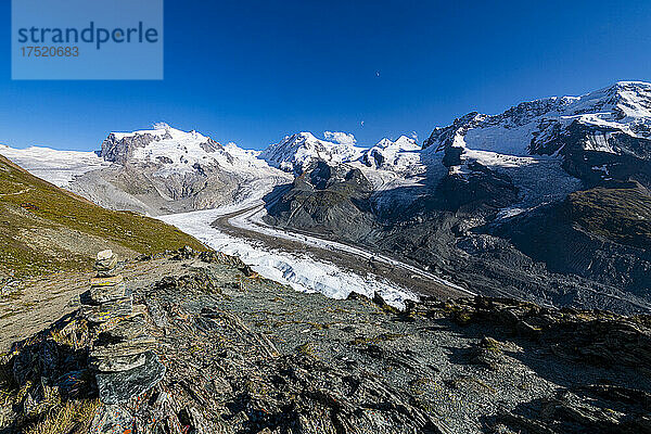 Berge und Gletscher auf den Walliser Alpen  Gornergrat  Zermatt  Wallis  Schweiz  Europa