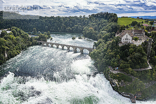 Luftaufnahme des Rheinfalls  Schaffhausen  Schweiz  Europa