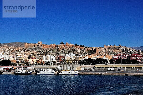 Hafeneinfahrt von Melilla-Nador  spanische Enklave im Norden von Marokko