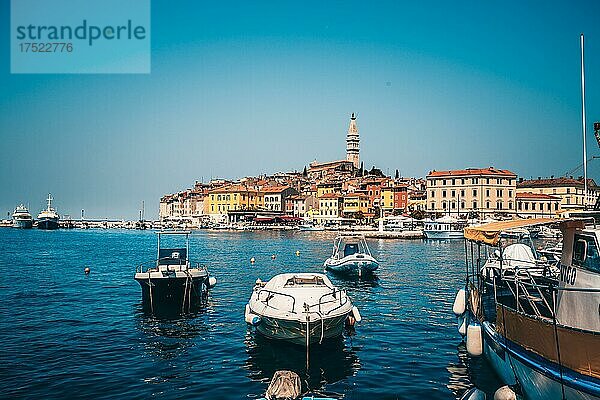 Boote im Hafen von Rovinj  Istrien  Kroatien  Europa