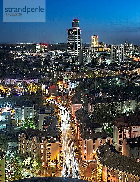 Blick auf den Henninger-Turm  Nachtaufnahme  Frankfurt am Main  Hessen  Deutschland  Europa