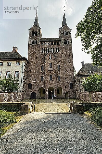 UNESCO-Welterbe Karolingisches Westwerk  Schloss Corvey  Höxter  Weserbergland  Nordrhein-Westfalen  Deutschland  Europa